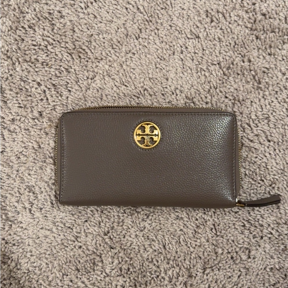 Brown Leather Zip Wallet